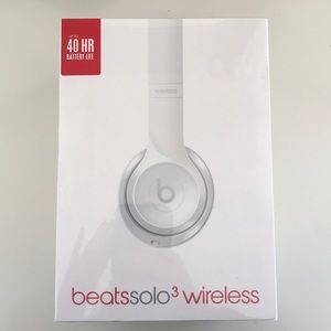 BRAND NEW-beats solo 3 wireless headphones